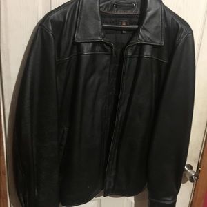 LW Men’s Genuine Leather Jacket! EUC!!